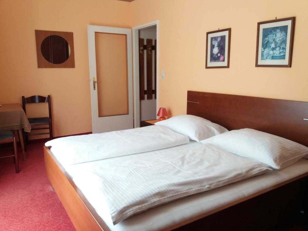 Pension Villa Inge Baden bei Wien Zewnętrze zdjęcie