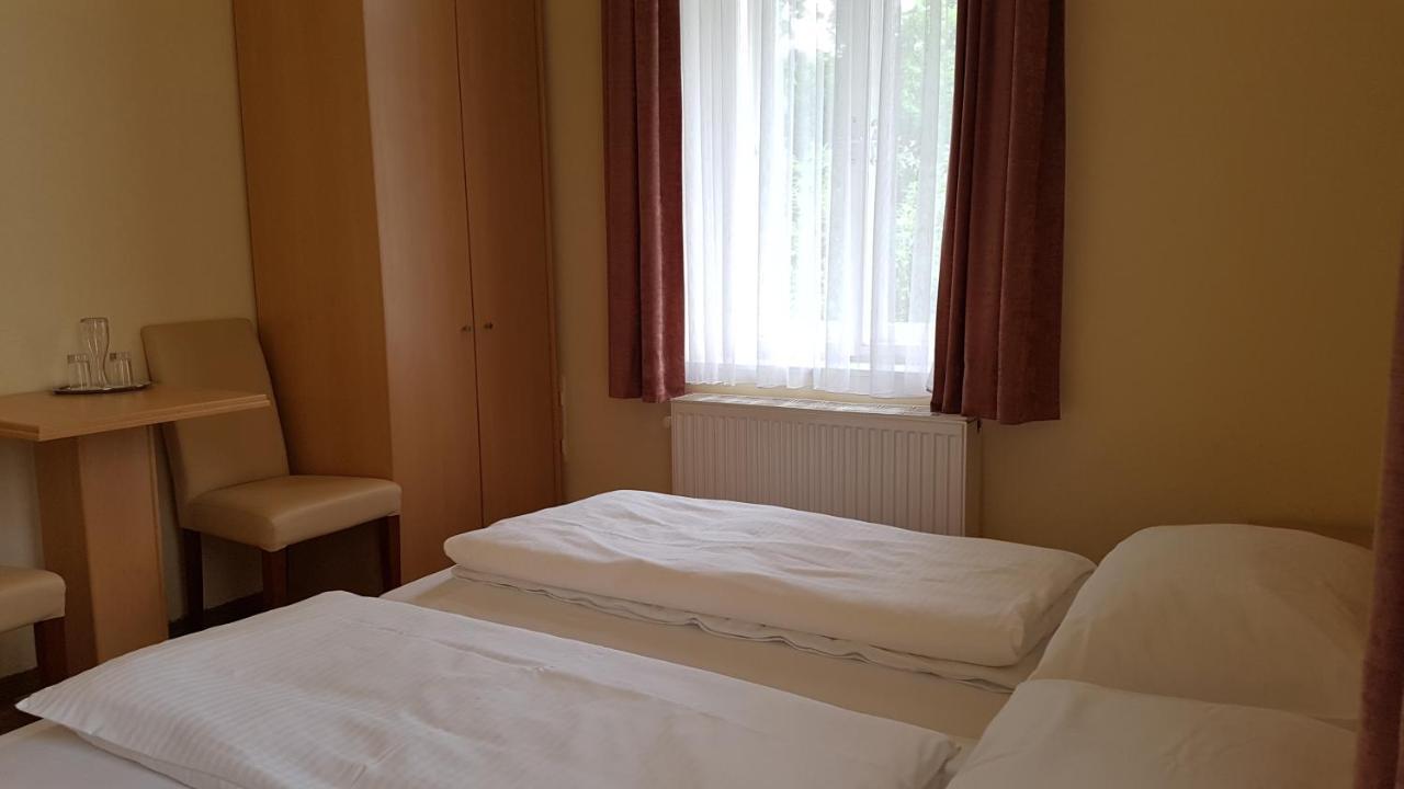 Pension Villa Inge Baden bei Wien Zewnętrze zdjęcie